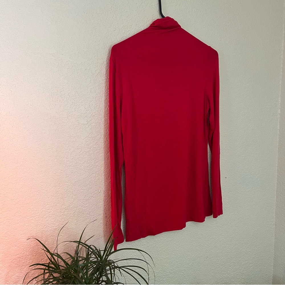 Basic red turtleneck - Picture 2 of 2